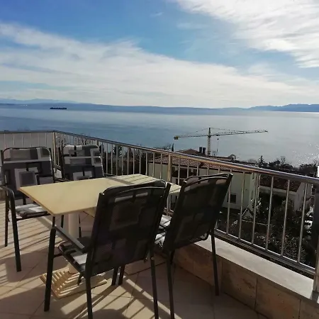 In Azra Appartement