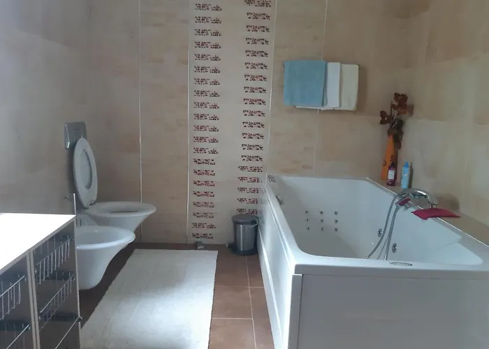 Apartment In Azra *