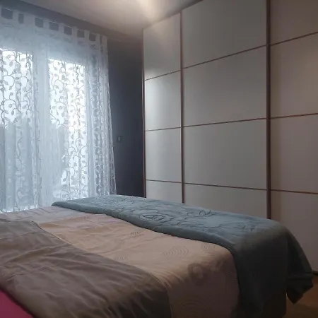 Apartment In Azra *