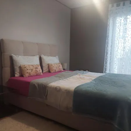Apartamento In Azra