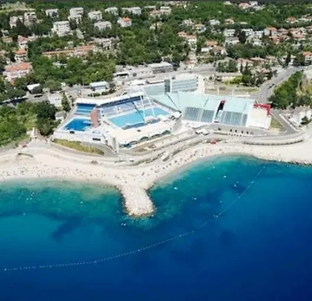 Apartment In Azra
