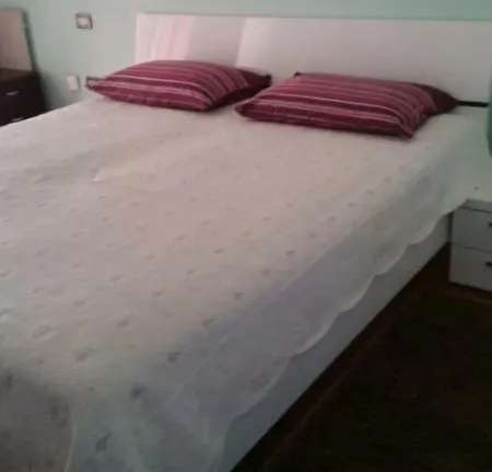 Apartment In Azra