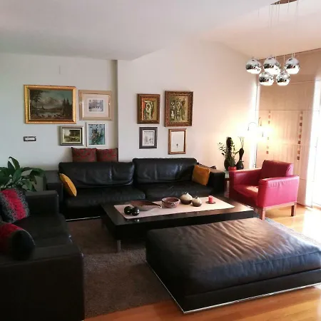 Apartamento In Azra