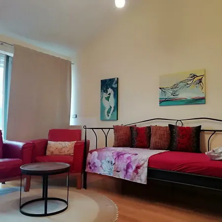 In Azra Apartamento