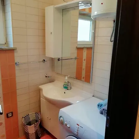 Apartment In Azra *