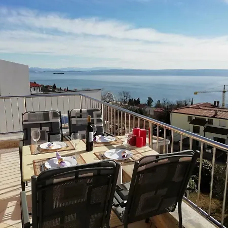 In Azra Apartman